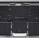 Ilustración para el artículo titulado Esos agujeros son falsos: los altavoces del nuevo MacBook Pro no están ahí